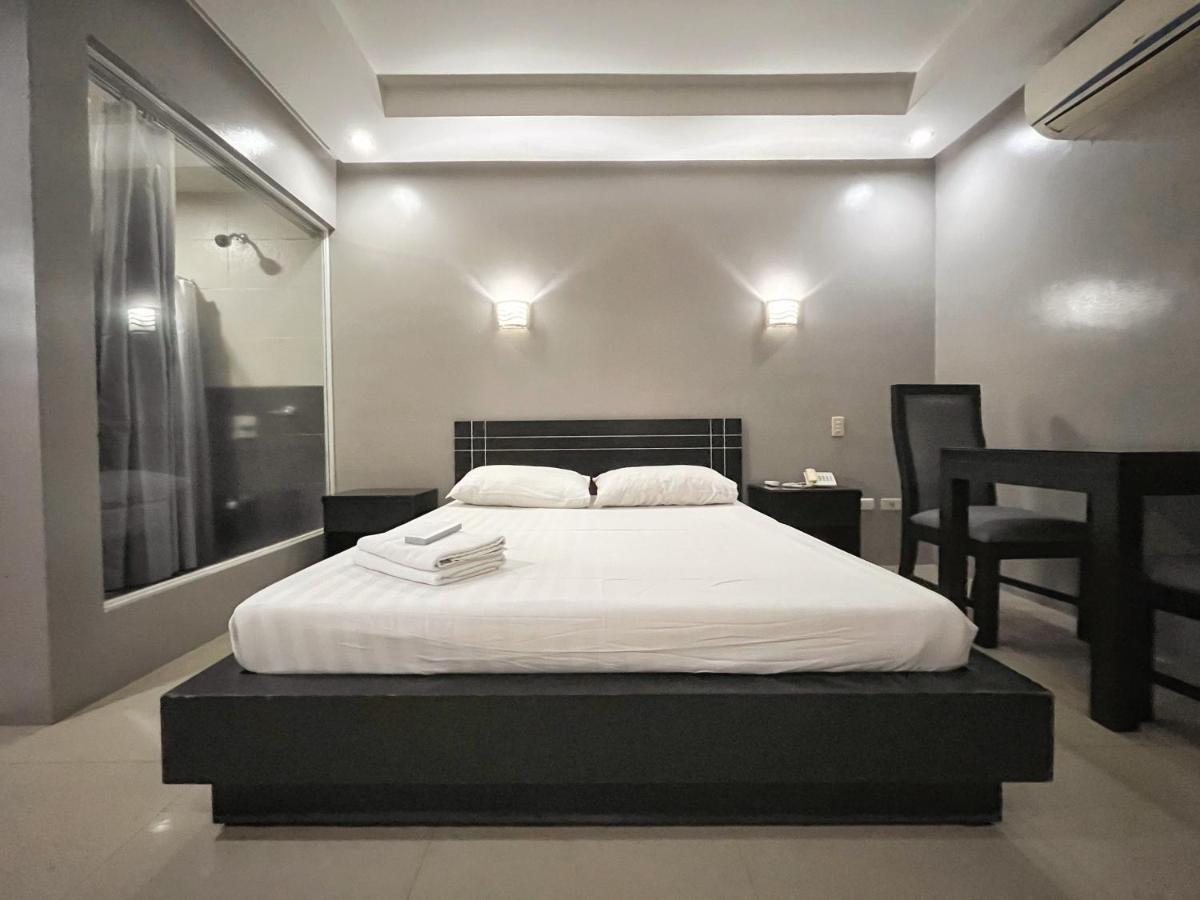 Rumi Apartelle Hotel Angeles Esterno foto