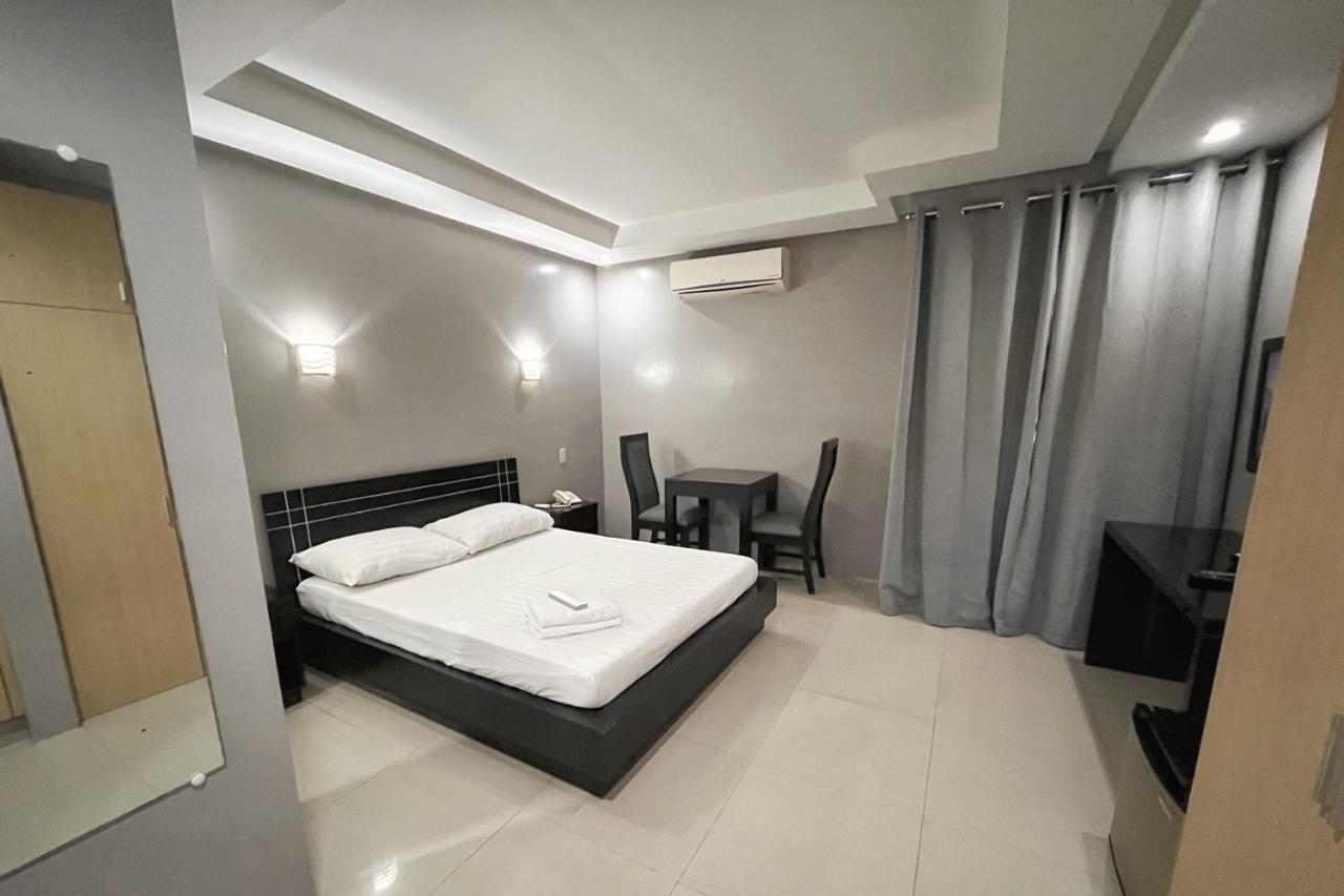 Rumi Apartelle Hotel Angeles Esterno foto