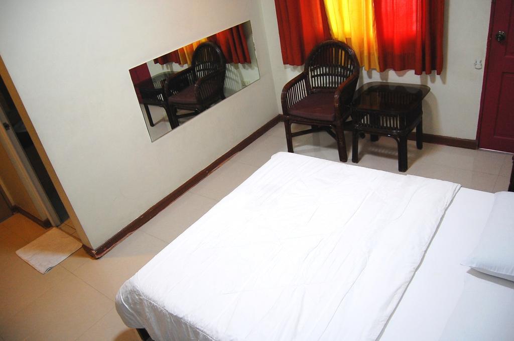 Rumi Apartelle Hotel Angeles Esterno foto