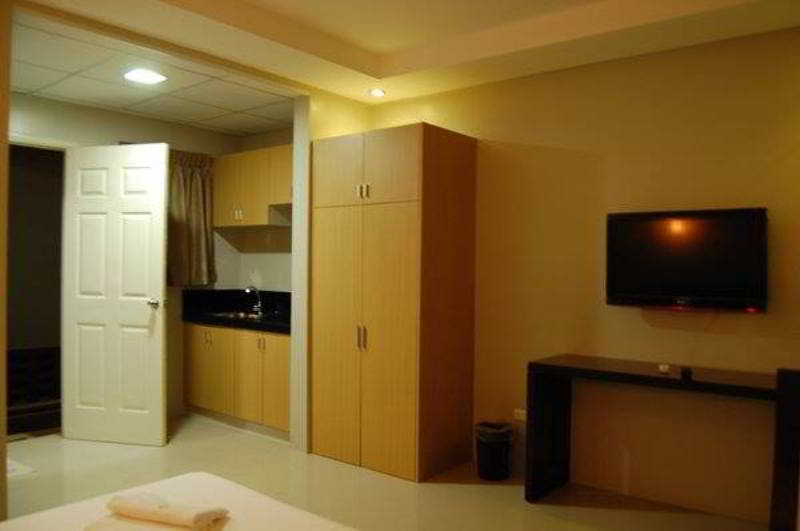 Rumi Apartelle Hotel Angeles Esterno foto
