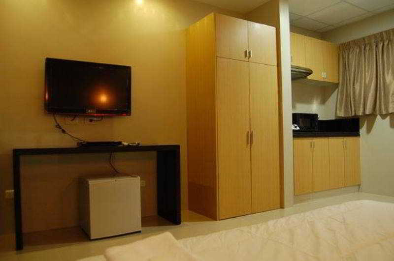 Rumi Apartelle Hotel Angeles Esterno foto