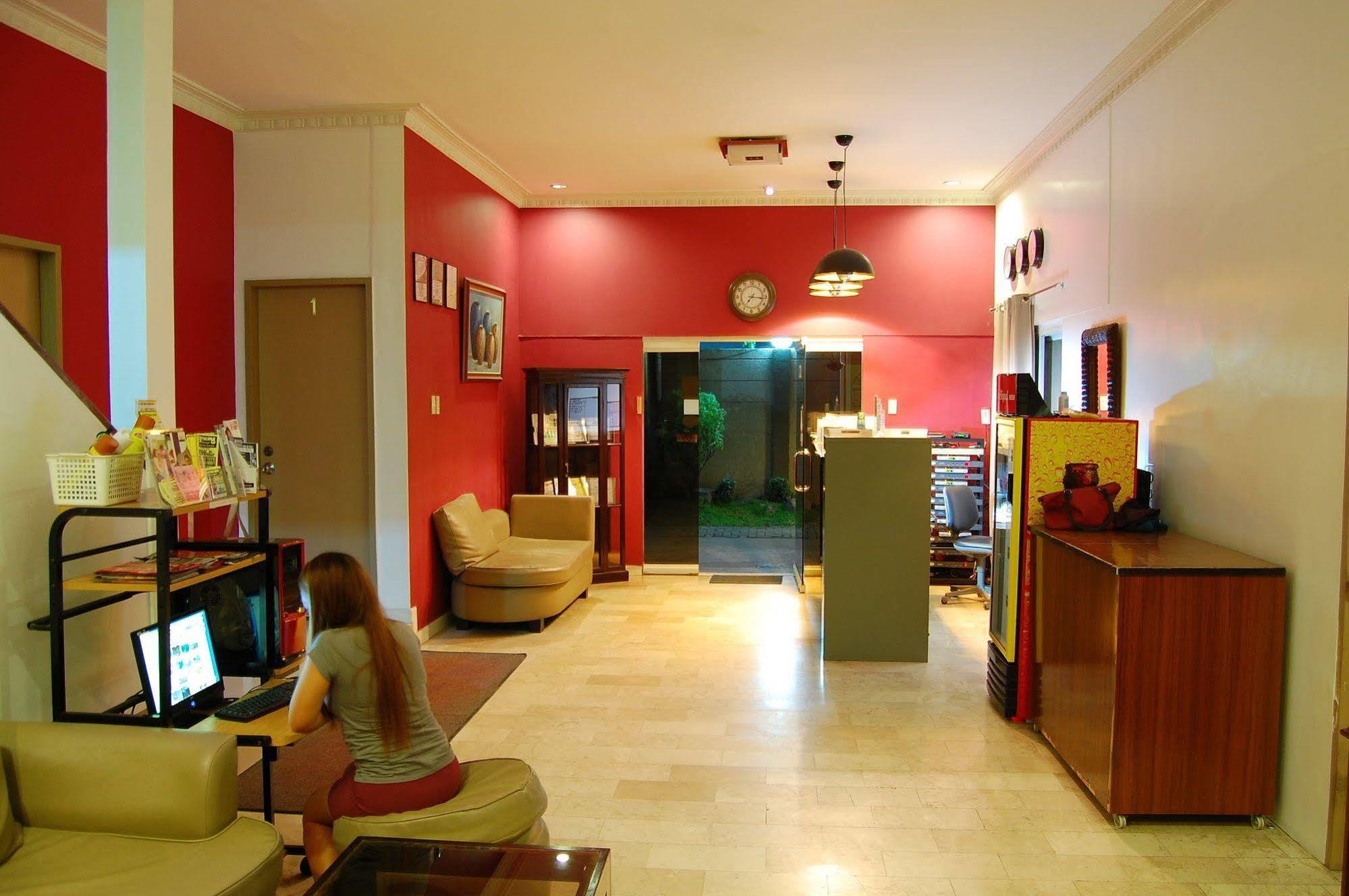 Rumi Apartelle Hotel Angeles Esterno foto