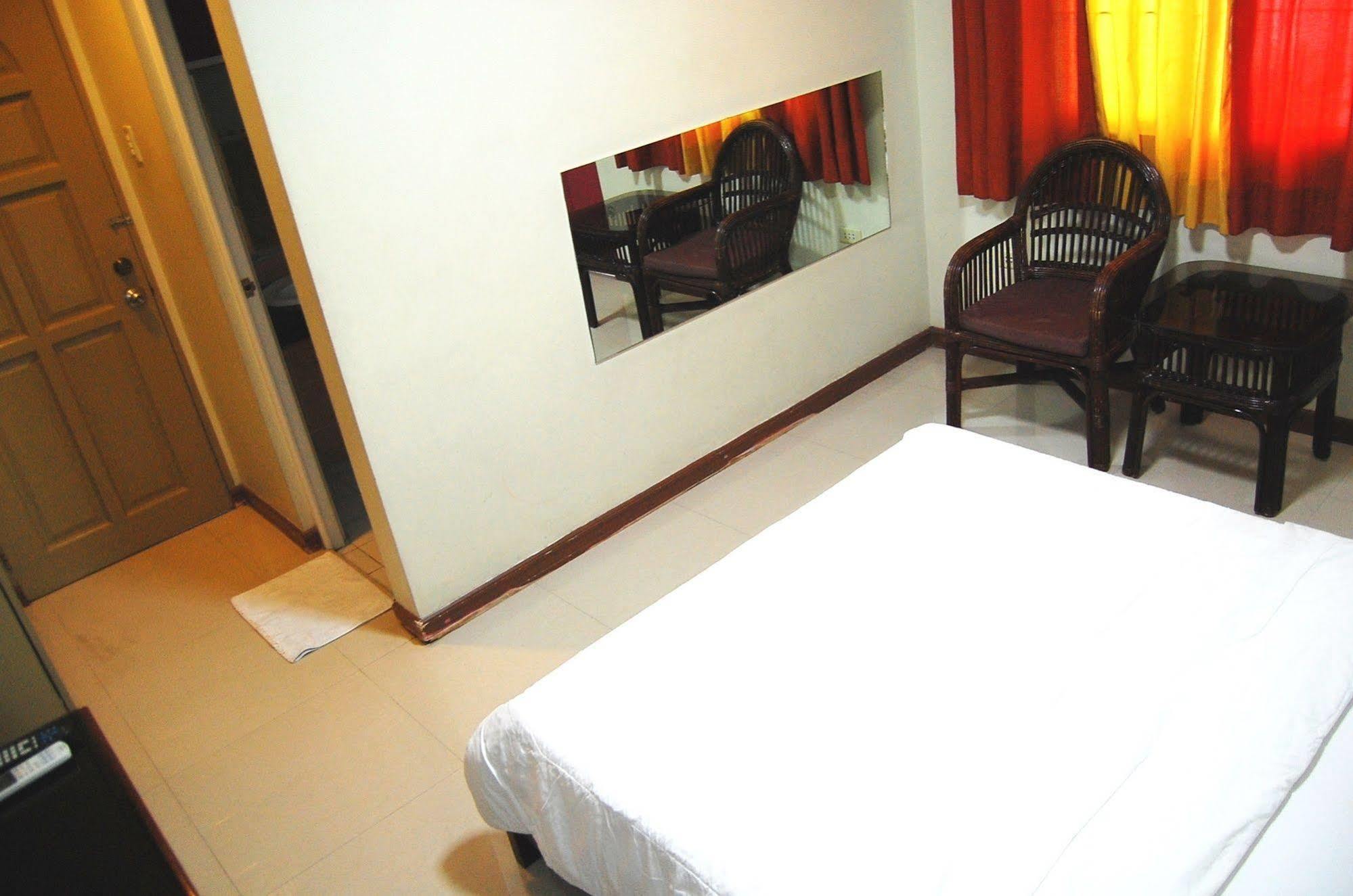 Rumi Apartelle Hotel Angeles Esterno foto