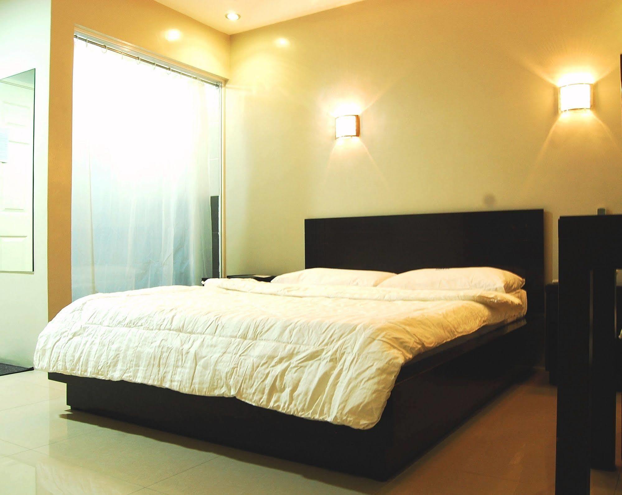 Rumi Apartelle Hotel Angeles Esterno foto