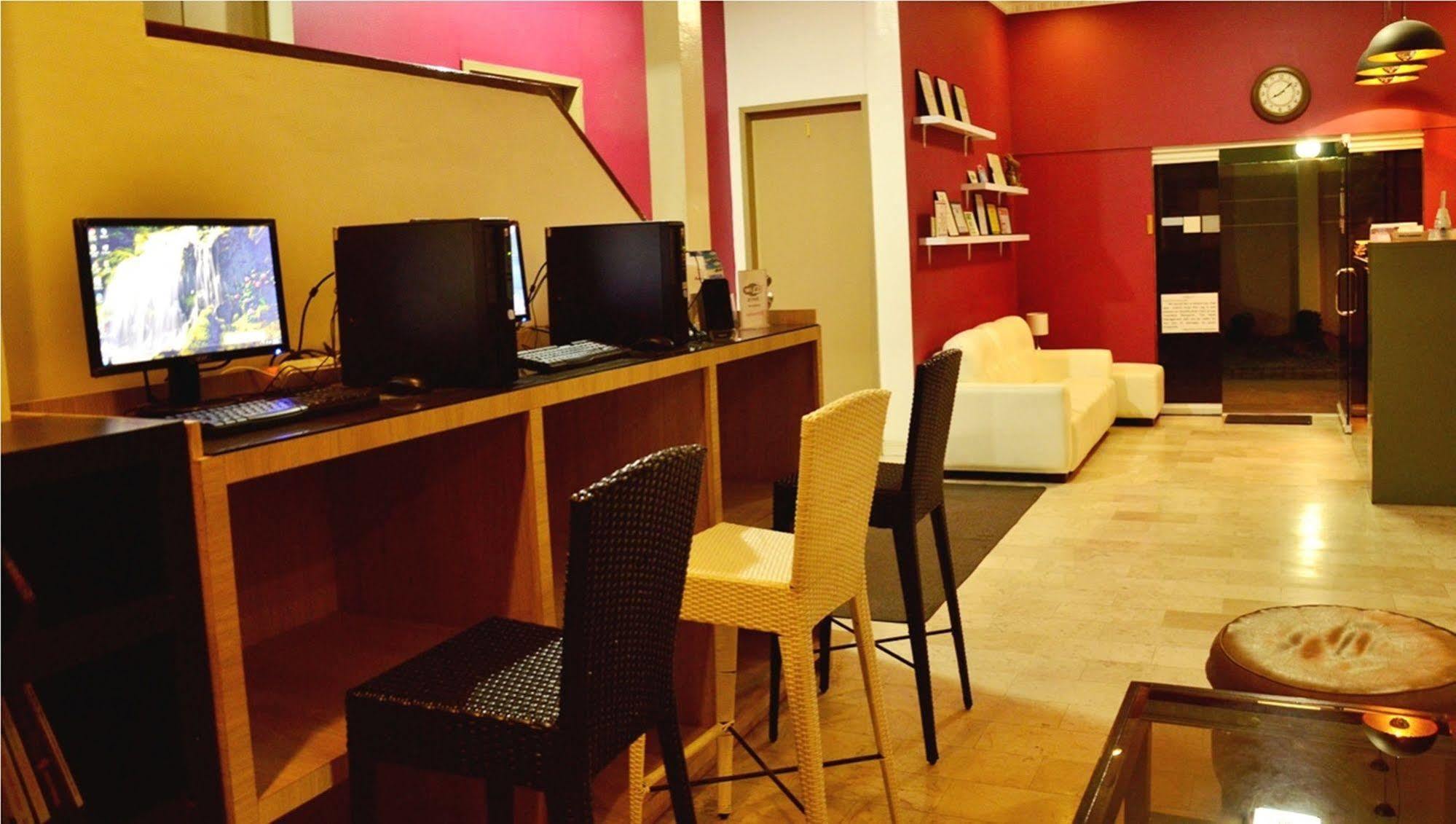 Rumi Apartelle Hotel Angeles Esterno foto