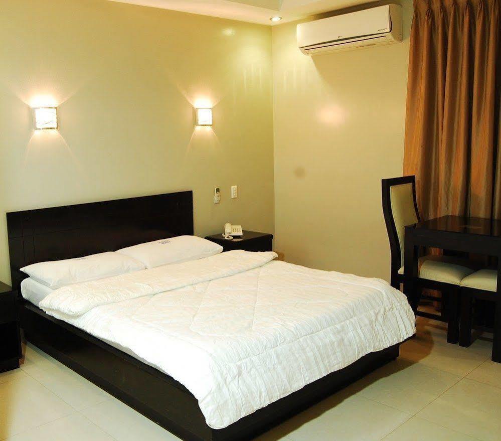 Rumi Apartelle Hotel Angeles Esterno foto