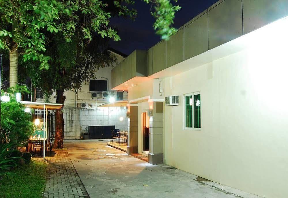 Rumi Apartelle Hotel Angeles Esterno foto