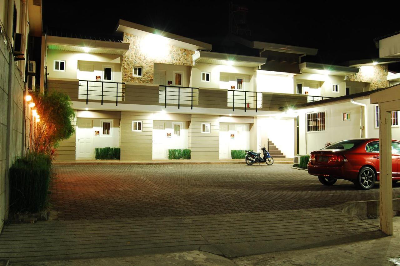 Rumi Apartelle Hotel Angeles Esterno foto