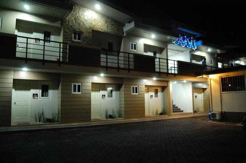 Rumi Apartelle Hotel Angeles Esterno foto